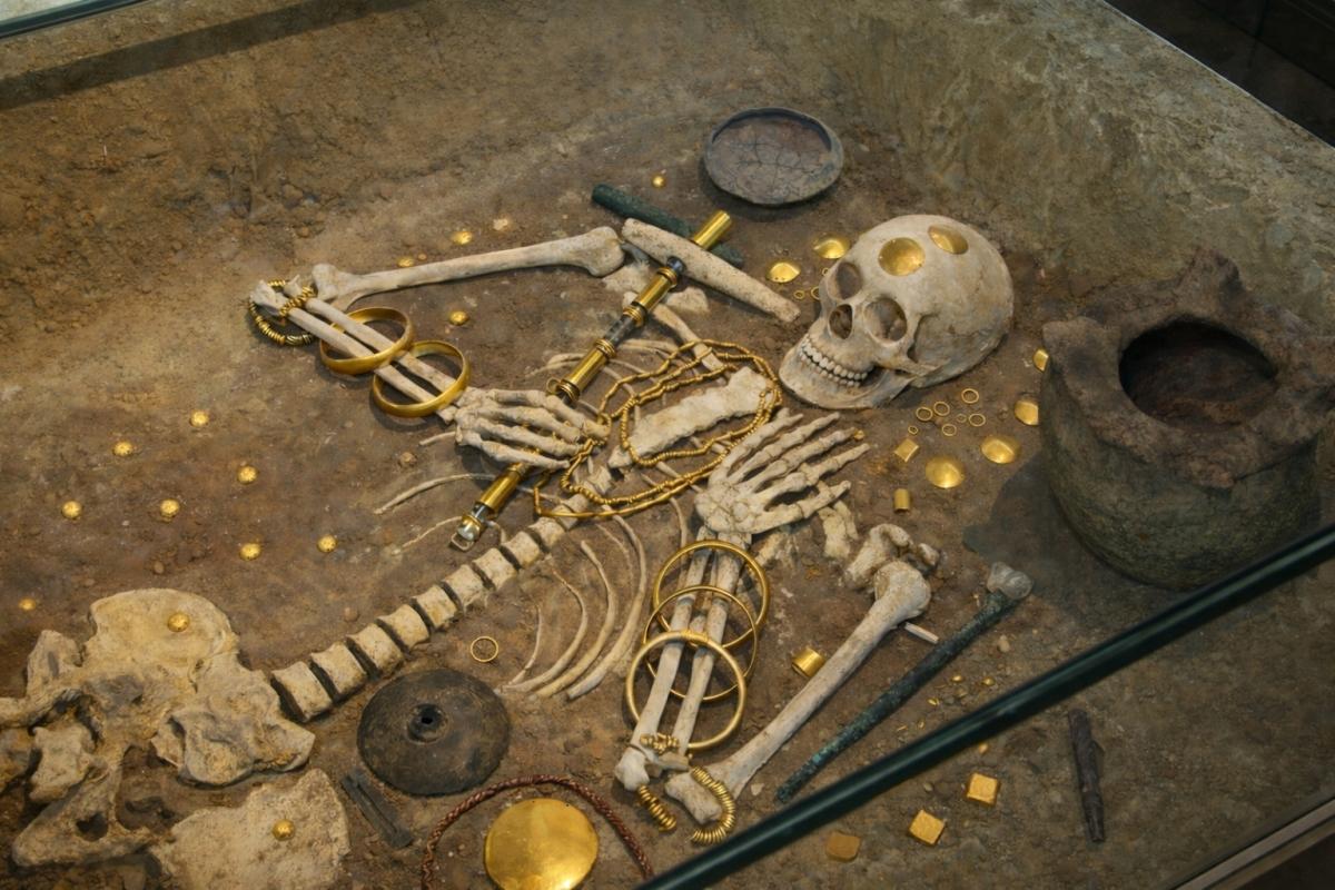 Full-Day Private Tour: Varna & The World's Oldest Gold from Veliko Tarnovo