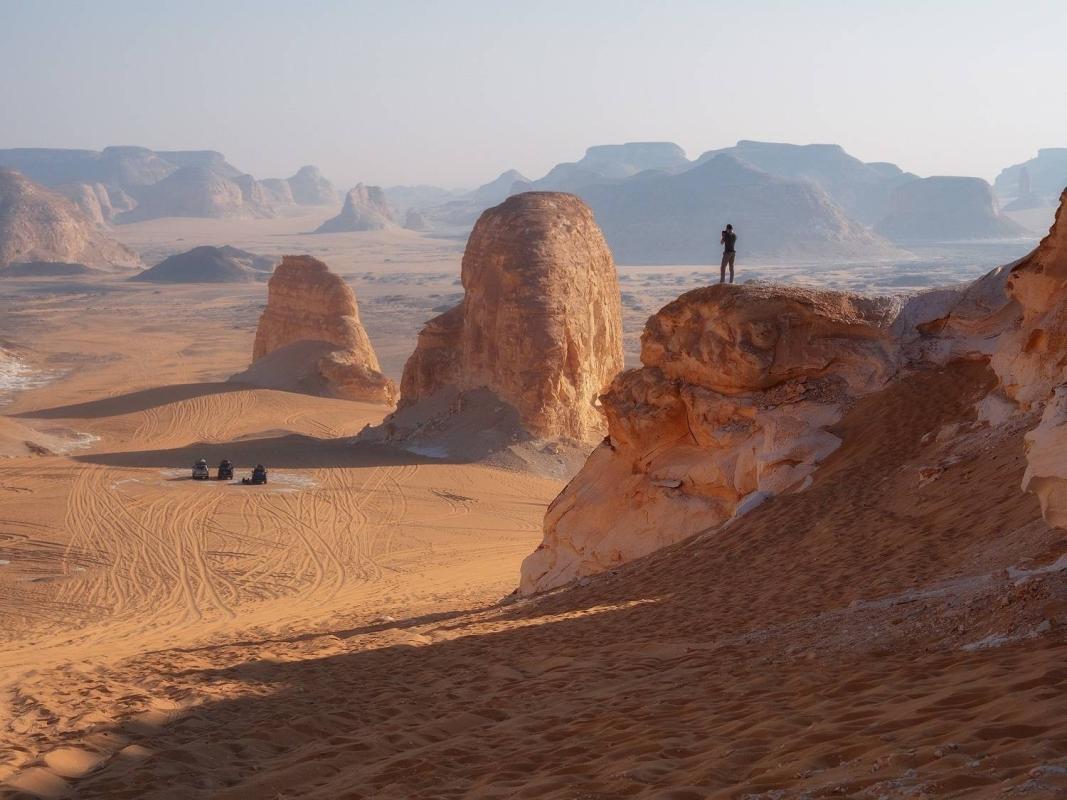3-Day Private Bahariya Oasis, Black & White Desert 4x4 Camping Safari