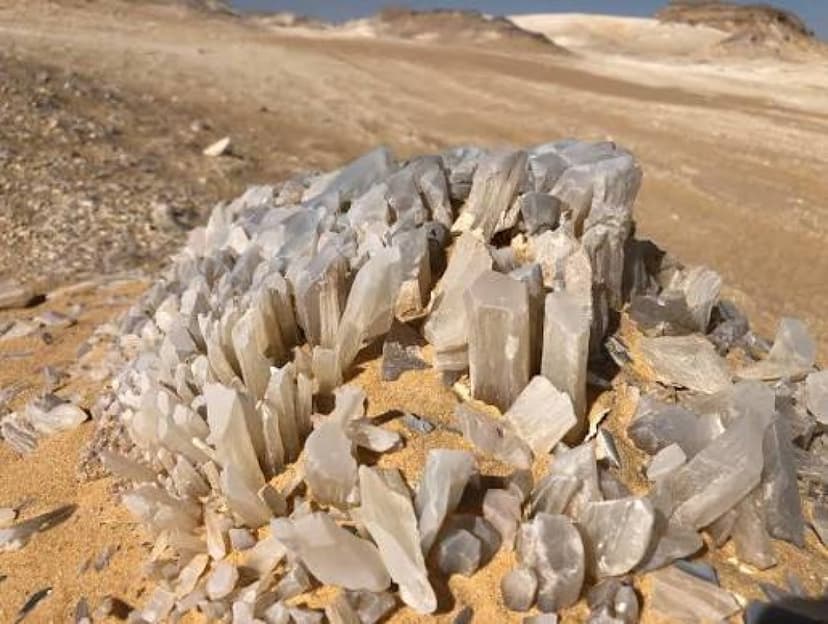 3 Days White Desert & Farafra & Bahariya Oasis Tour 4