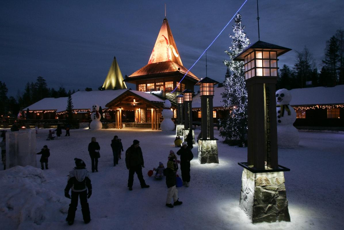 Santa Claus Village Excursion from Rovaniemi with Arctic Circle Crossing