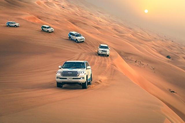 Dubai Desert Safari With BBQ Dinner