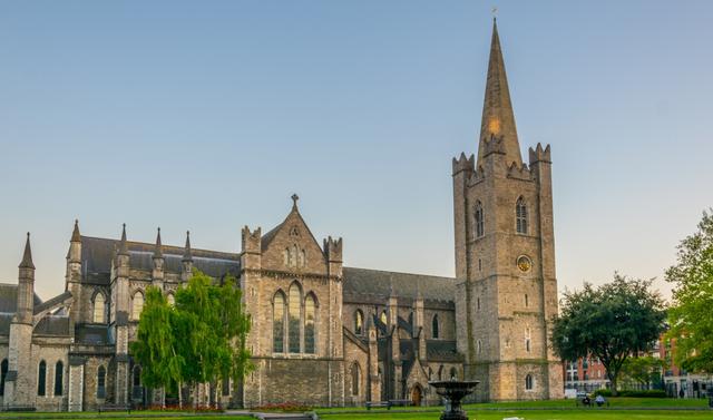 Shore Tour from Dublin (Small Group)