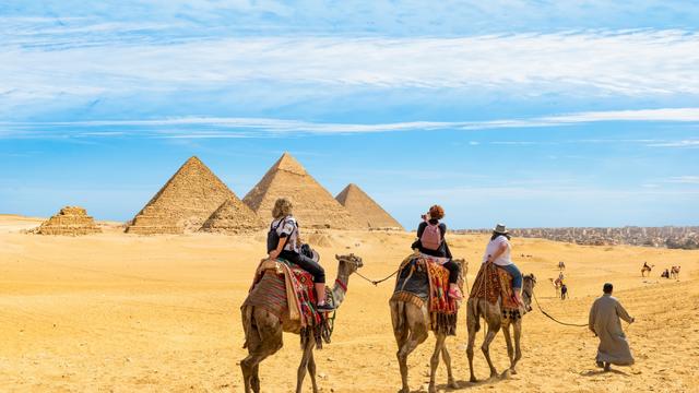 4 Days Pyramids and El Baharia Oasis
