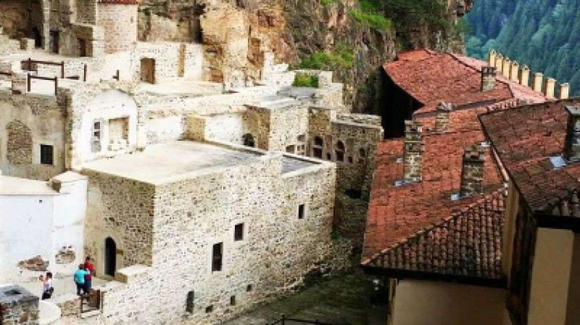 Sumela Monastery, Hamsiköy Village, and Karaca Cave Tour 1
