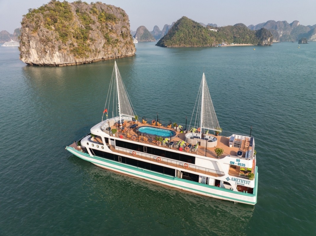 Amethyst Cruise – 7.5-Hour Halong Bay By Sanna Tour 1