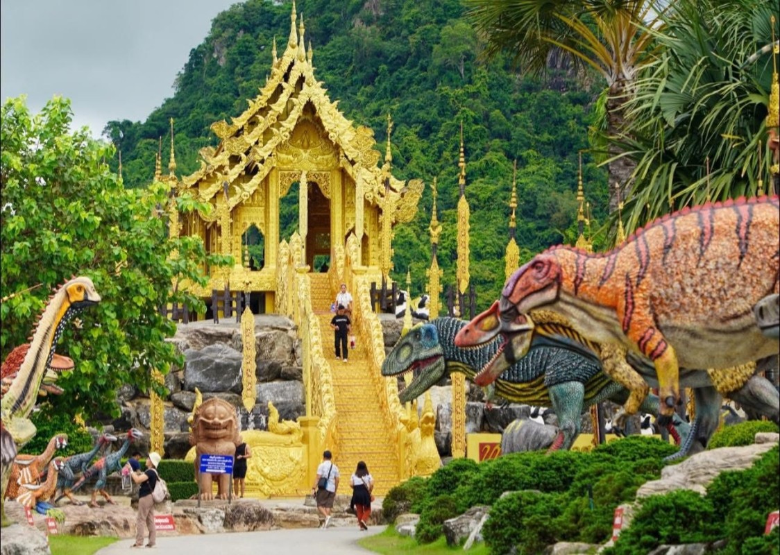 Nong Nooch Tropical Garden Pattaya (Admission fee + Sightseeing bus + Show) 1