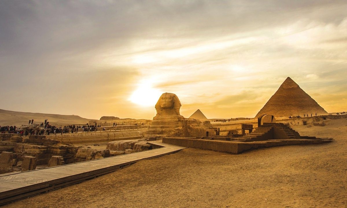 Half-Day Giza Pyramids & Sphinx Private Tour with Egyptologist Guide 1