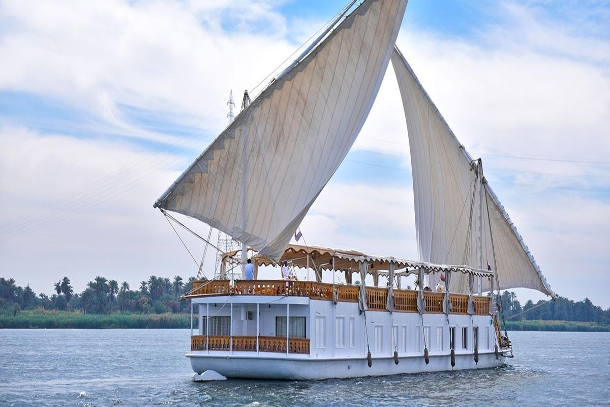 8-Day Luxury Nile Dahabiya Cruise, King Tut's Tomb Entry & Alexandria 1