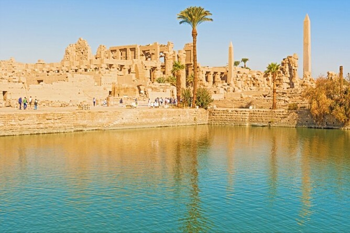 Private Luxor West Bank Tour: Medinet Habu, Deir El-Medina & Queens 1