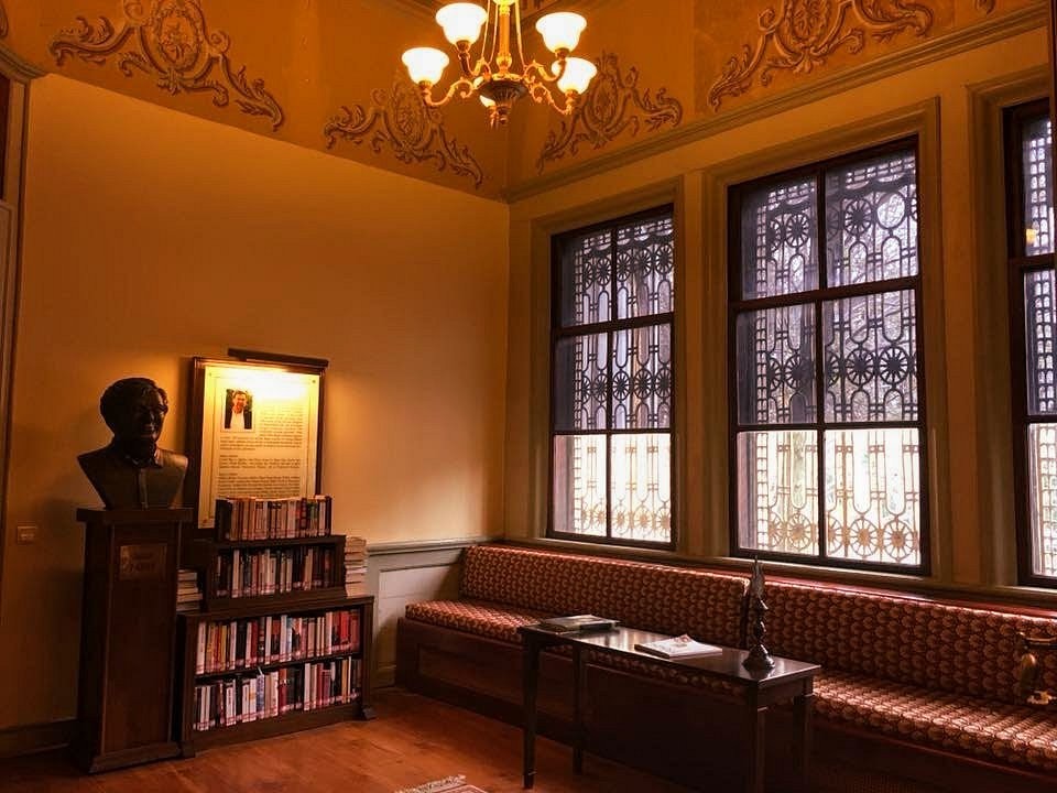one-of-the-book-corner