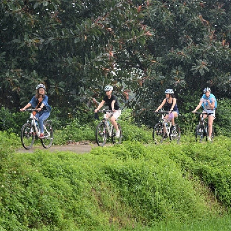 Half Day Hanoi City Bicycle Tour (Morning) 1