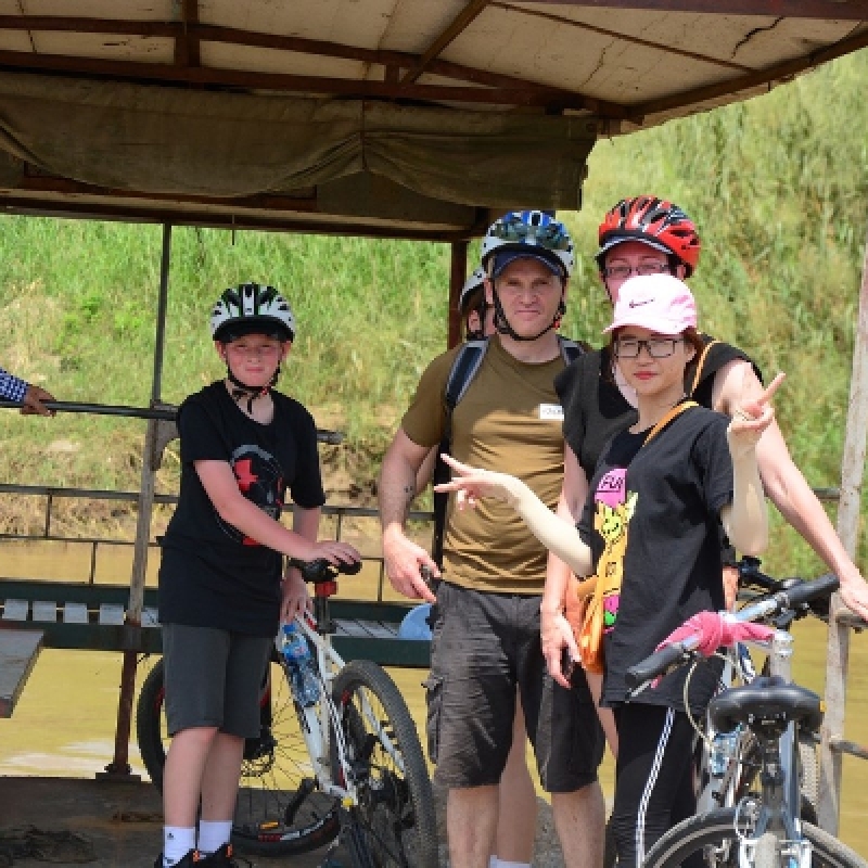 HALF DAY MORNING HANOI CITY BICYCLE TOUR 1