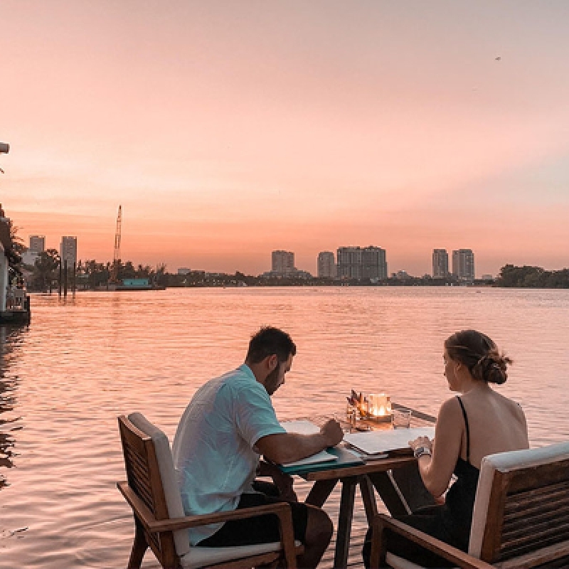 Luxury Saigon River Sunset Cruise with Cocktails and Scenic Views 1