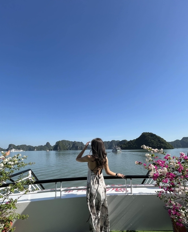 Ha Long Bay Luxury Cruise Adventure|Full Day Tour with Kayaking & Titop Island | Departure from Hanoi or Ha Long | Vietnam 4