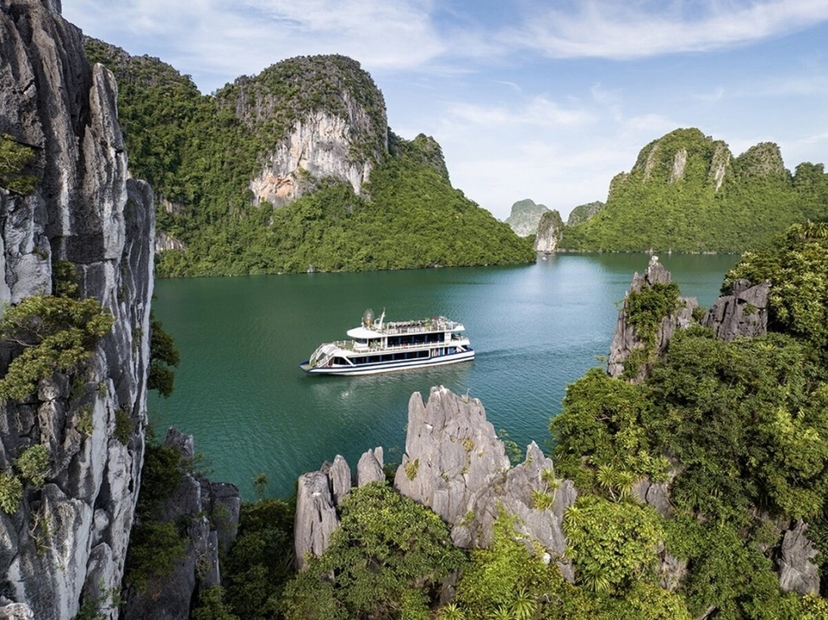 Ha Long Bay Luxury Cruise Adventure|Full Day Tour with Kayaking & Titop Island | Departure from Hanoi or Ha Long | Vietnam 3