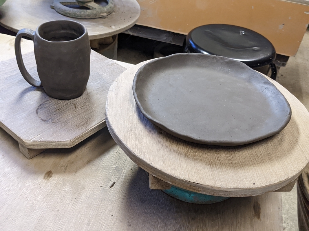 Enjoy a generous 1kg of clay! Experience freely for 2 hours at a traditional Japanese pottery studio with Bizen-yaki ceramic art 1