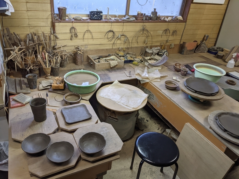 Enjoy a generous 1kg of clay! Experience freely for 2 hours at a traditional Japanese pottery studio with Bizen-yaki ceramic art 2