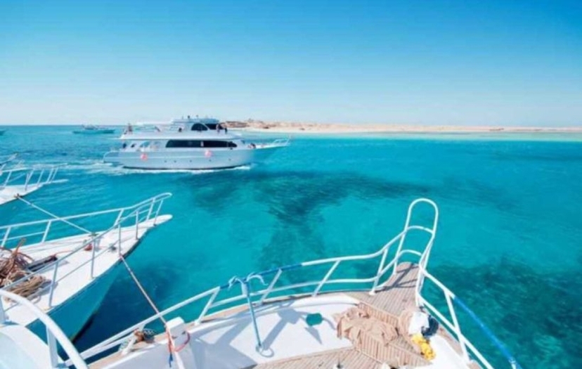 Egypt: 7-Hour Scenic Hurghada Boat Trip with Snorkeling and Lunch 2