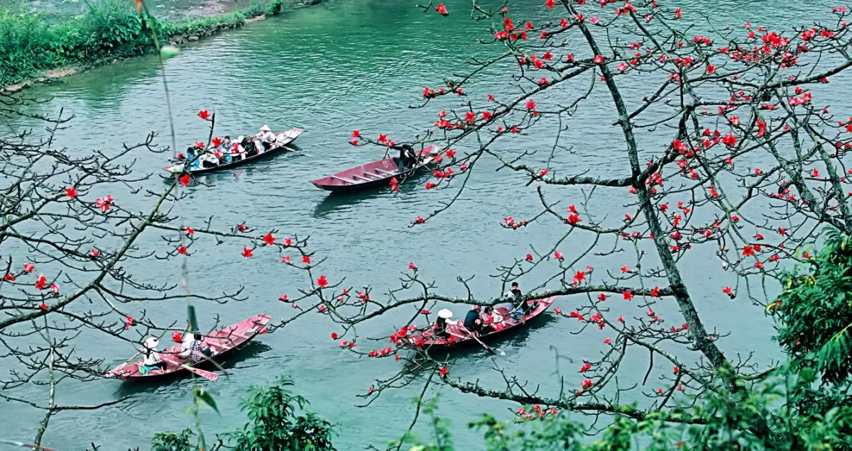 Buddhism Pilgrimage – Perfume Pagoda Joining Tour Buddhism Pilgrimage – Perfume Pagoda Joining Tour