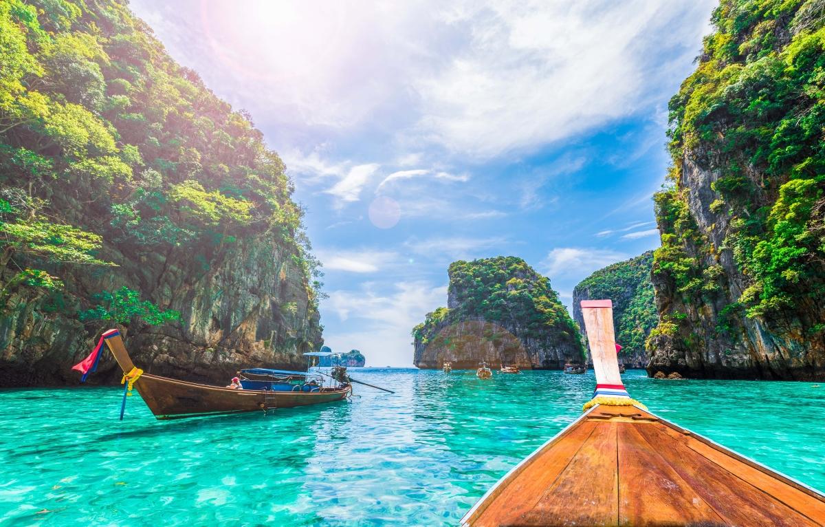 Spirits Of Vietnam, Cambodia & Thailand In 16 Days Spirits Of Vietnam, Cambodia & Thailand In 16 Days