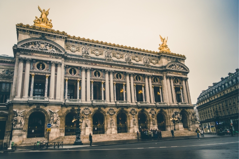 Emily in Paris Walking Tour with an APP 2