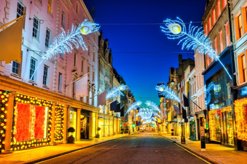 London: Christmas Lights Walking Tour with an APP 2