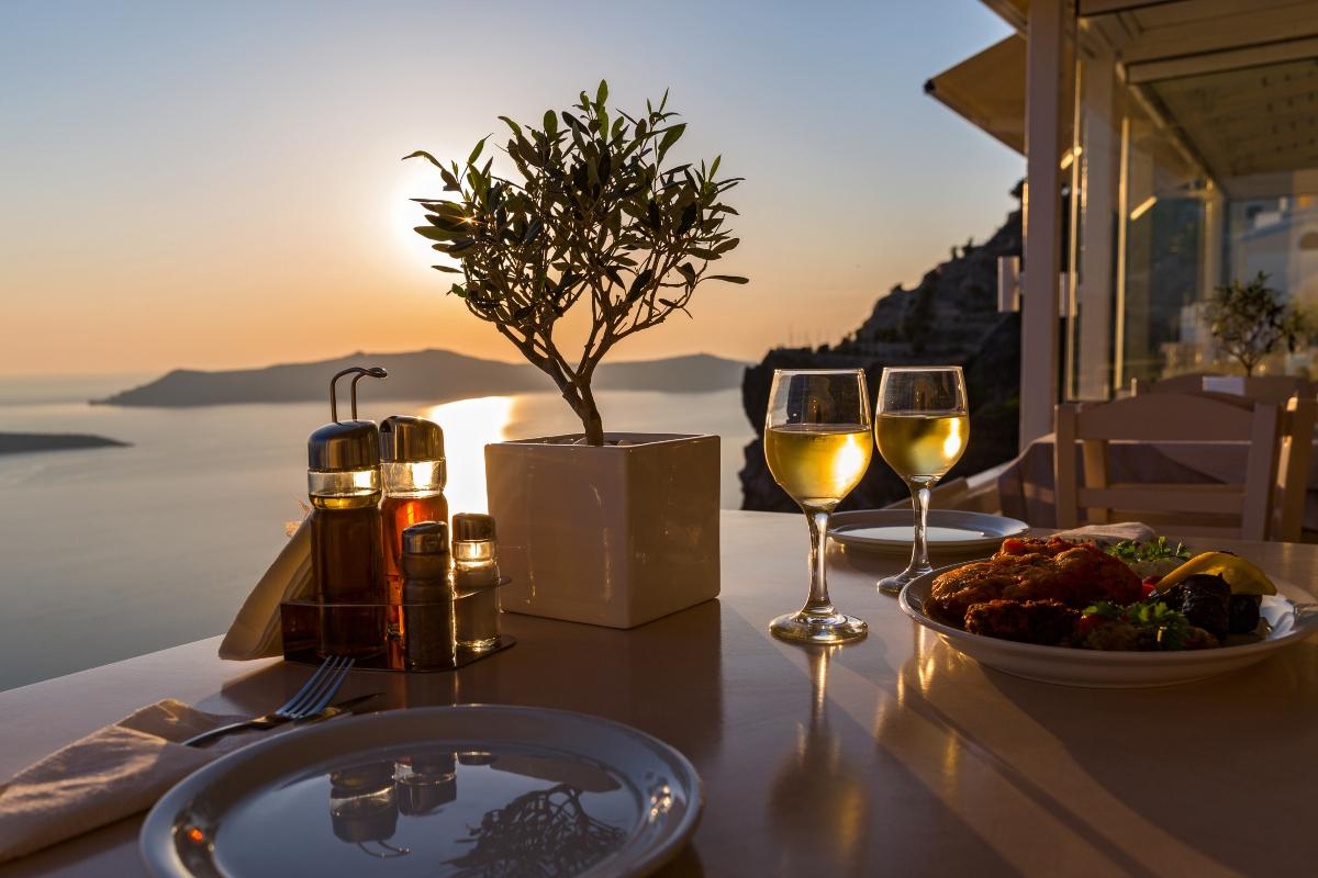 Santorini Walk, Drink, Eat Sunset Adventure Tour Santorini Walk, Drink, Eat Sunset Adventure Tour