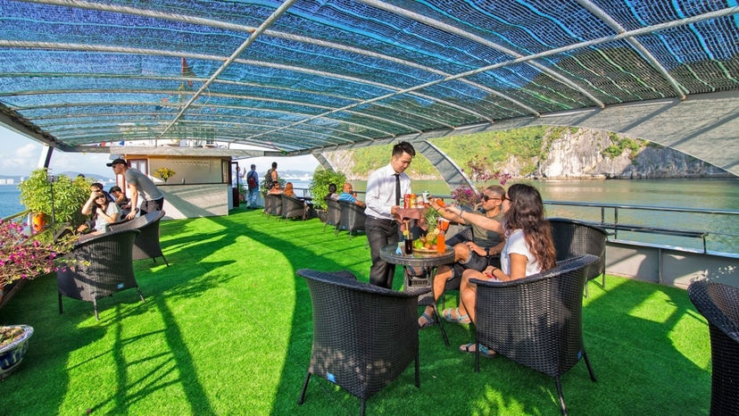 From Hanoi: Halong Bay Luxury Full-Day Trip by Boat 3