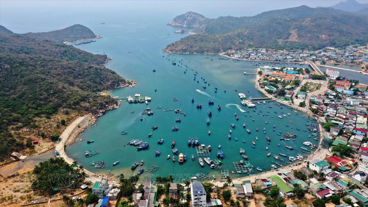 Full day Rai Cave - Vinh Hy bay - Vineyard - Sheep farm from Nha Trang Full day Rai Cave - Vinh Hy bay - Vineyard - Sheep farm from Nha Trang