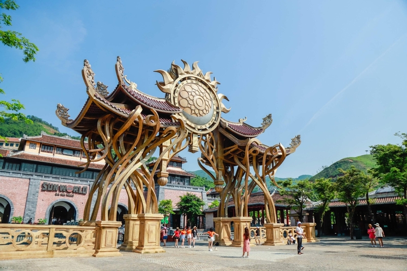 Bana Hills one day group tour with roundtrip transfer 3