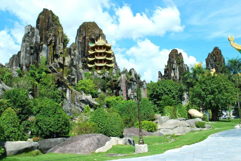Marble Mountains, Monkey Mountain & Han River Night Cruise Tour from Hoi An 2