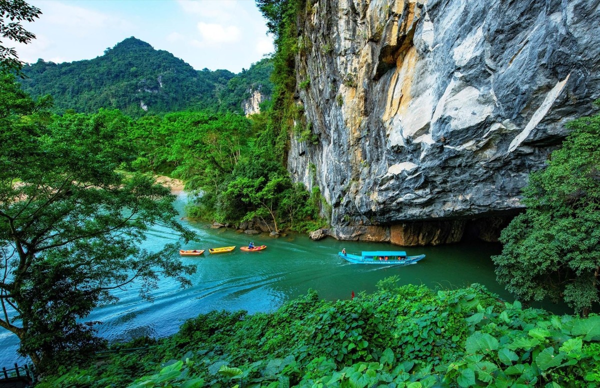 Phong Nha-Ke Bang National Park & Phong Nha Cave Full-Day Joining Tour from Hue 1