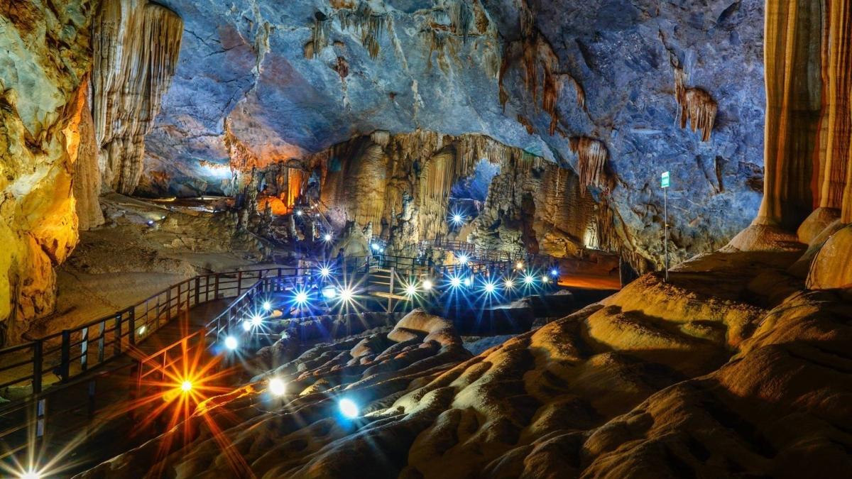 PARADISE GROTTO- JOINING TOUR PARADISE GROTTO- JOINING TOUR