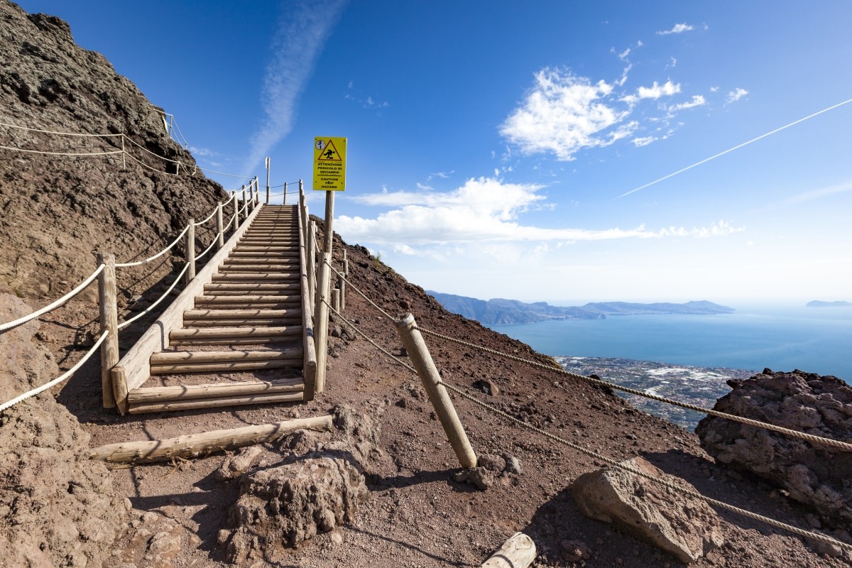 Full-Day Pompeii and Mt. Vesuvius Tour with Tickets and Lunch from Naples 1