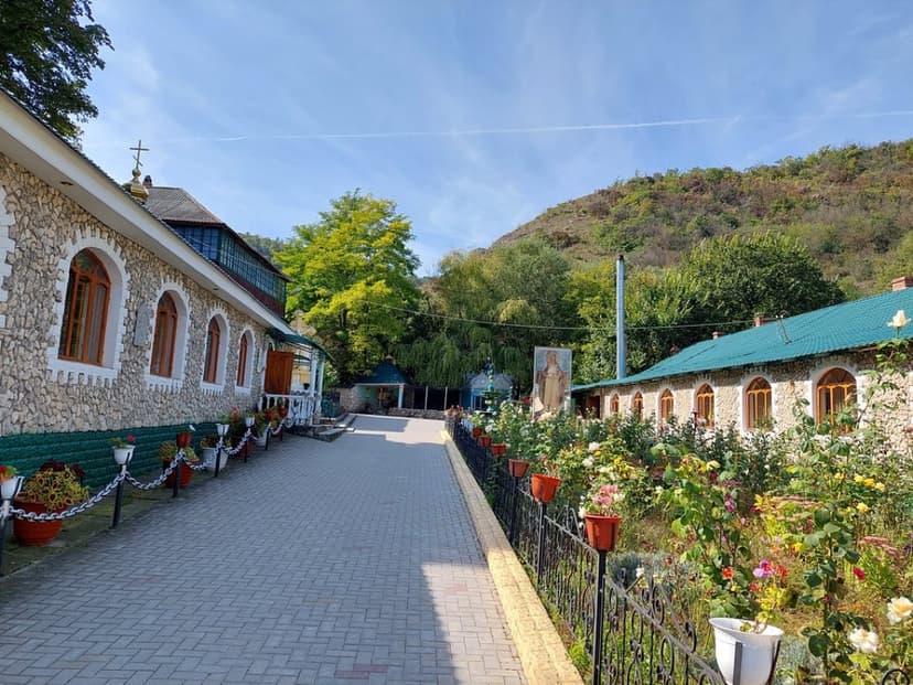 Tipova & Saharna Monasteries and Fromage Day Tour from Chisinau 3