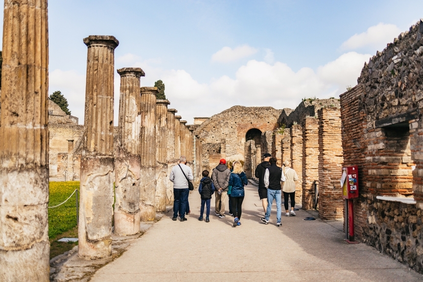 Visit the Pompeii archeological site with hotel pick up and guide included - Private tour 3