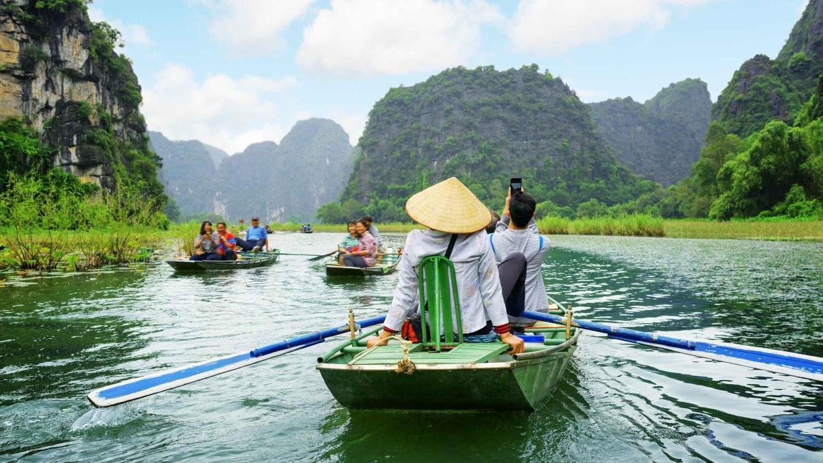 Hoa Lu - Tam Coc 1 day tour from Hanoi Hoa Lu - Tam Coc 1 day tour from Hanoi
