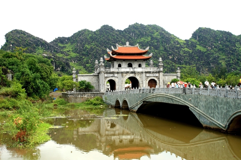 Hoa Lu - Tam Coc 1 day tour from Hanoi 2
