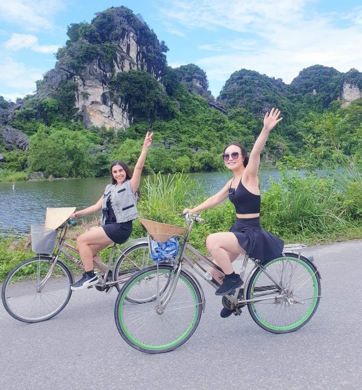 Hoa Lu - Trang An 1 day tour from Hanoi Hoa Lu - Trang An 1 day tour from Hanoi