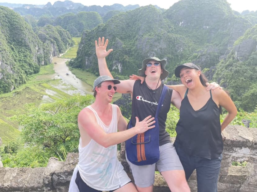 Hoa Lu - Trang An - Mua Cave 1 day tour from Hanoi 4