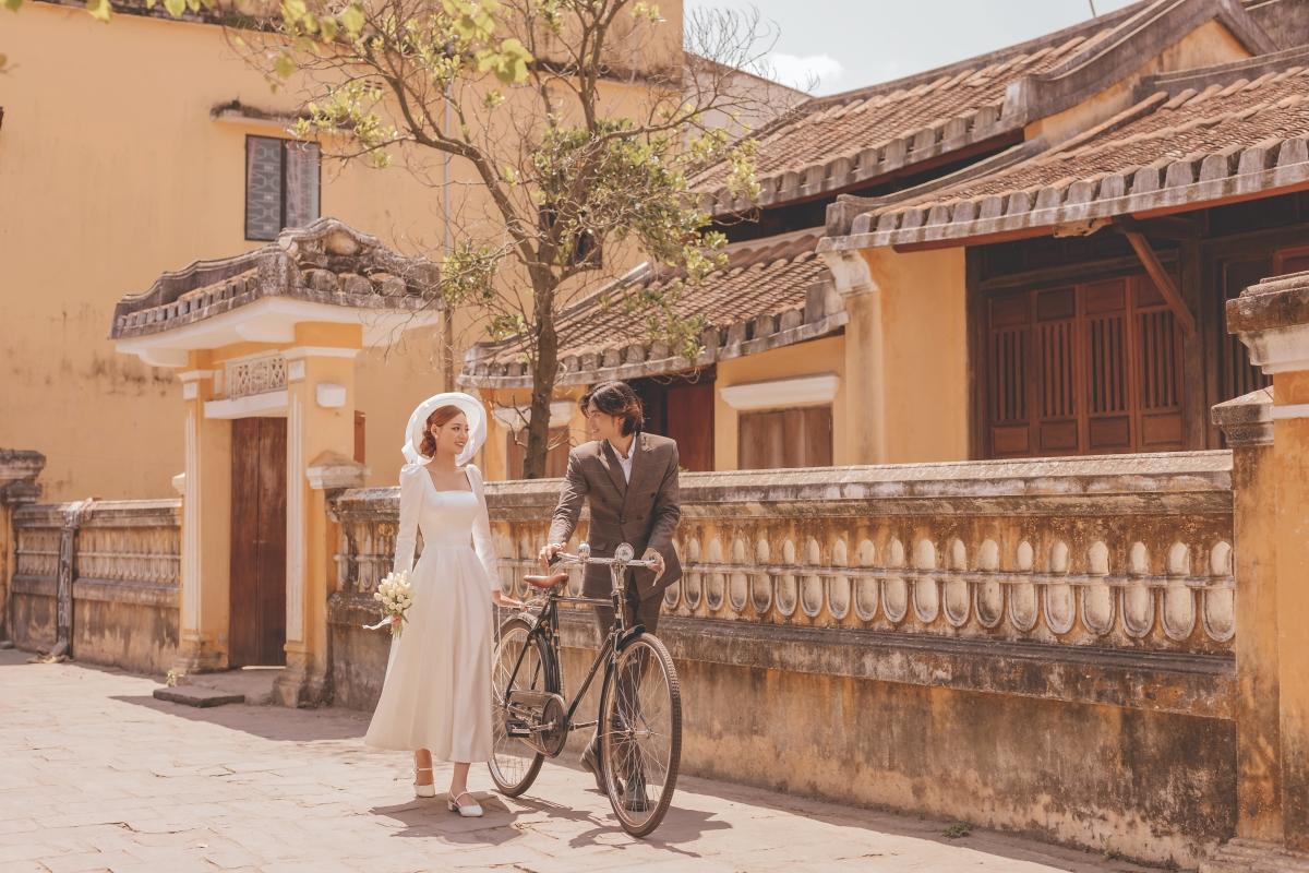 Standard Pre-Wedding Package in Hoi An By Sanna Tour Standard Pre-Wedding Package in Hoi An By Sanna Tour