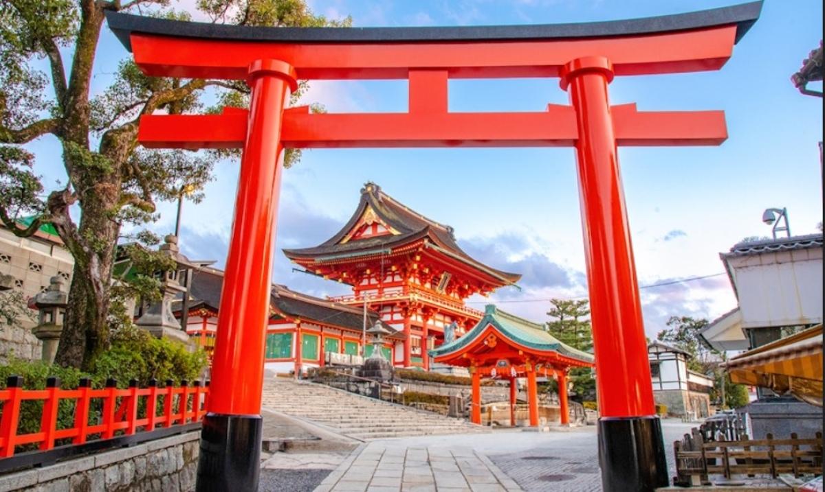 Kyoto Heritage Tour: Arashiyama, Fushimi Inari & Kiyomizu-dera on Luxury Coach Kyoto Heritage Tour: Arashiyama, Fushimi Inari & Kiyomizu-dera on Luxury Coach