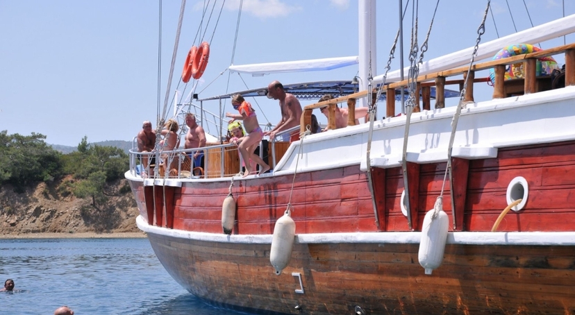 12 Islands Sailing Tour from Dalyan – Luxury Gulet Cruise in Göcek Bay 3