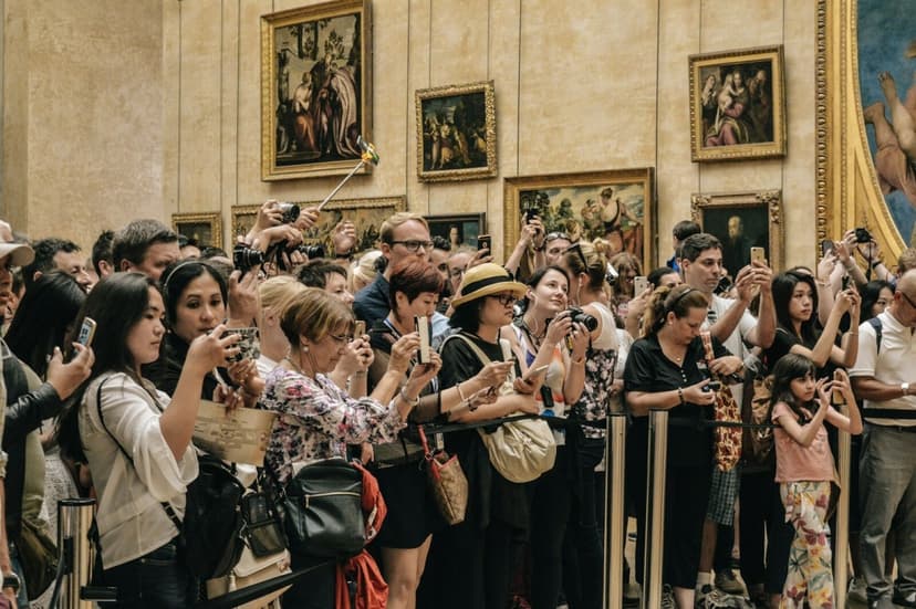 Louvre Private Tour for Families and children 4