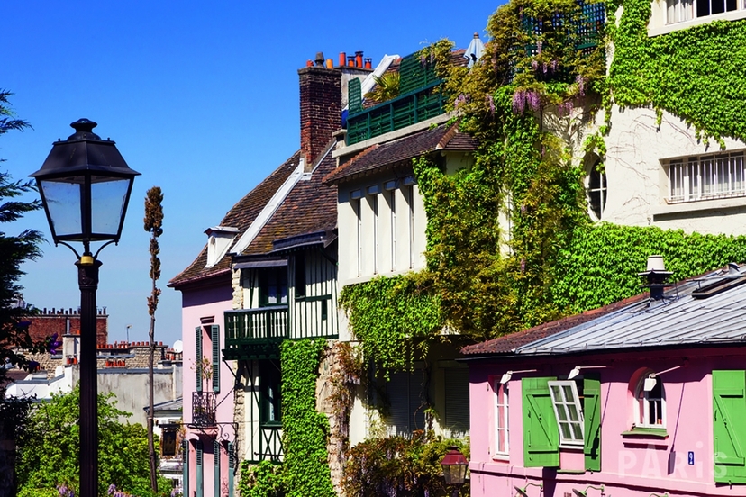 Paris: Guided Montmartre Walking Tour with Food & Wine 4