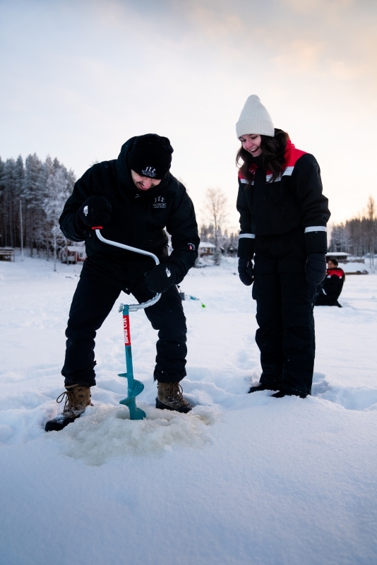 Experience Lapland – Ice Fishing 2