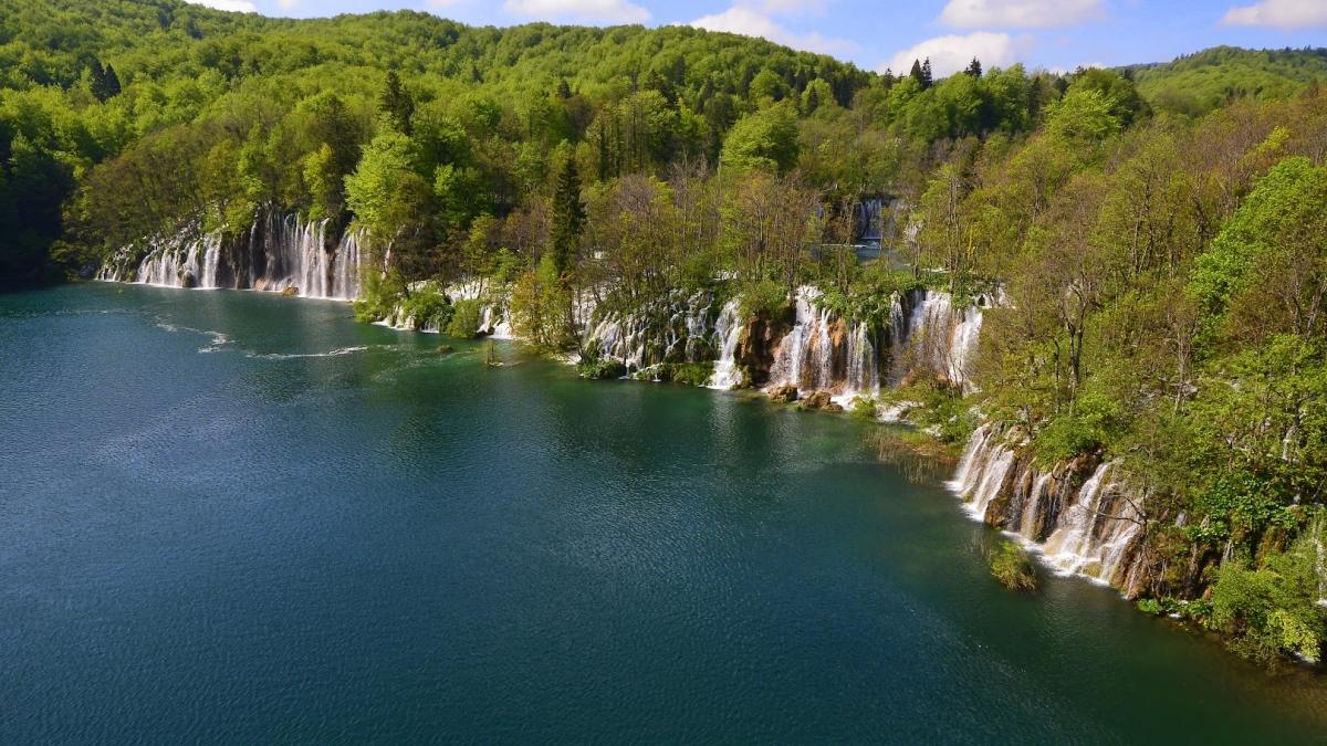 From Split or Trogir: Plitvice Lakes Trip with Entry Ticket From Split or Trogir: Plitvice Lakes Trip with Entry Ticket