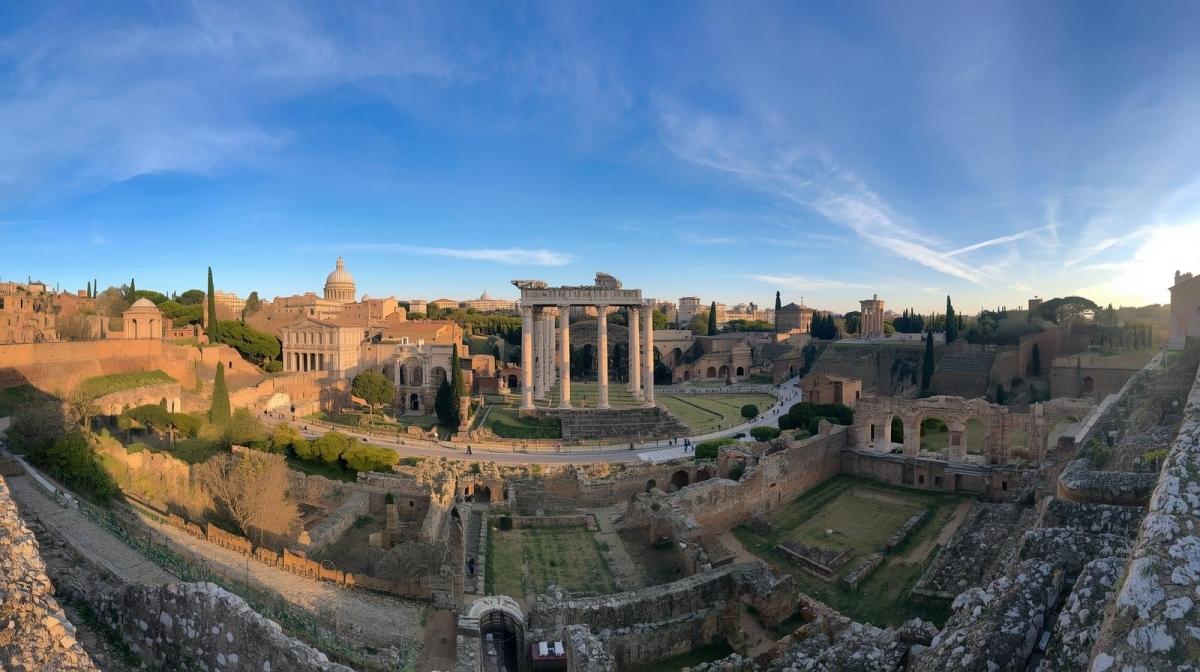 Entrance to the Colosseum and Roman Forum & City Sightseeing Rome Hop On Hop Off Entrance to the Colosseum and Roman Forum & City Sightseeing Rome Hop On Hop Off