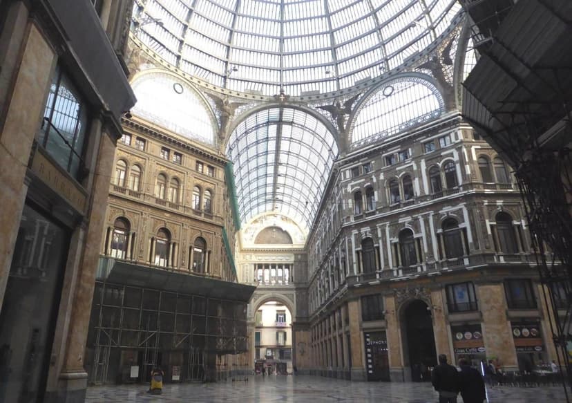 Naples Downtown and Underground Ruins Walking Tour 3