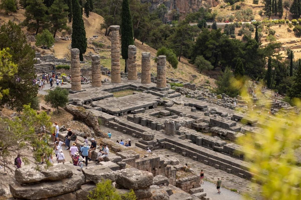 Greece Classical 4-Day Tour around Epidaurus, Mycenae, Olympia, Delphi, and Meteora from Athens Greece Classical 4-Day Tour around Epidaurus, Mycenae, Olympia, Delphi, and Meteora from Athens